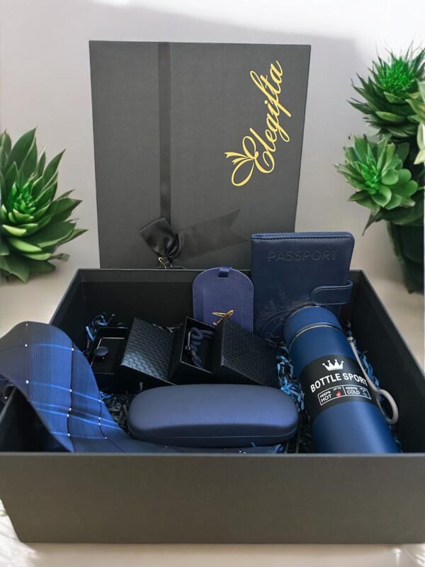 Featured Man In Blue Gift Set From Elegifta