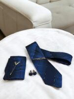 Featured Man In Blue Gift Set From Elegifta